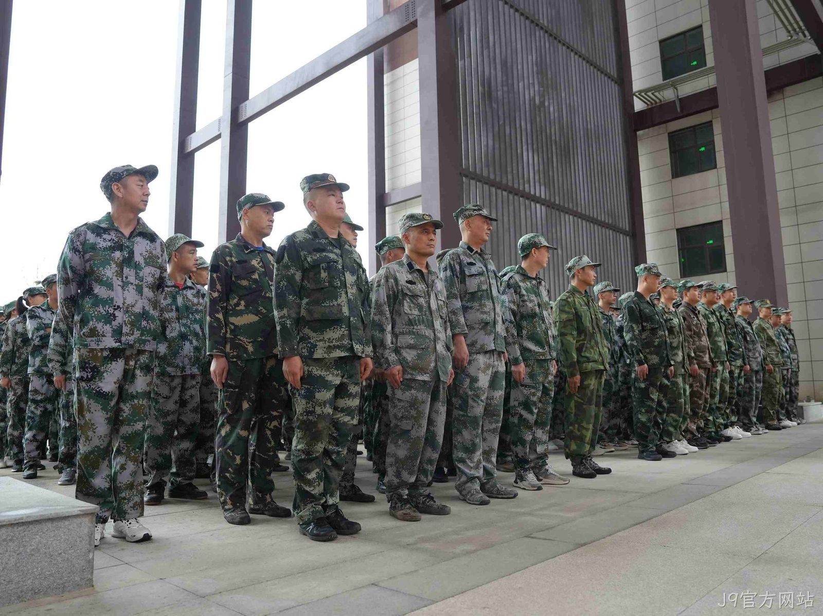 J9官方网站严密组织备战开产军训动员