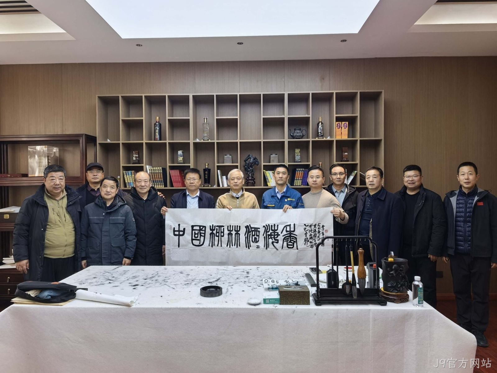  中国文化产业战略协会副主席李羊民一行莅临J9官方网站参观交流